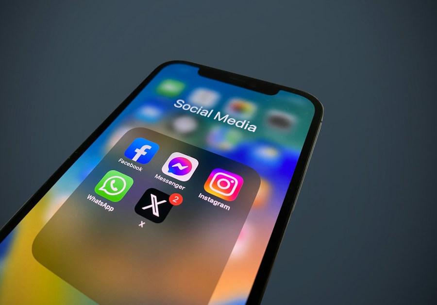 التواصل مع العملاء عبر واتساب